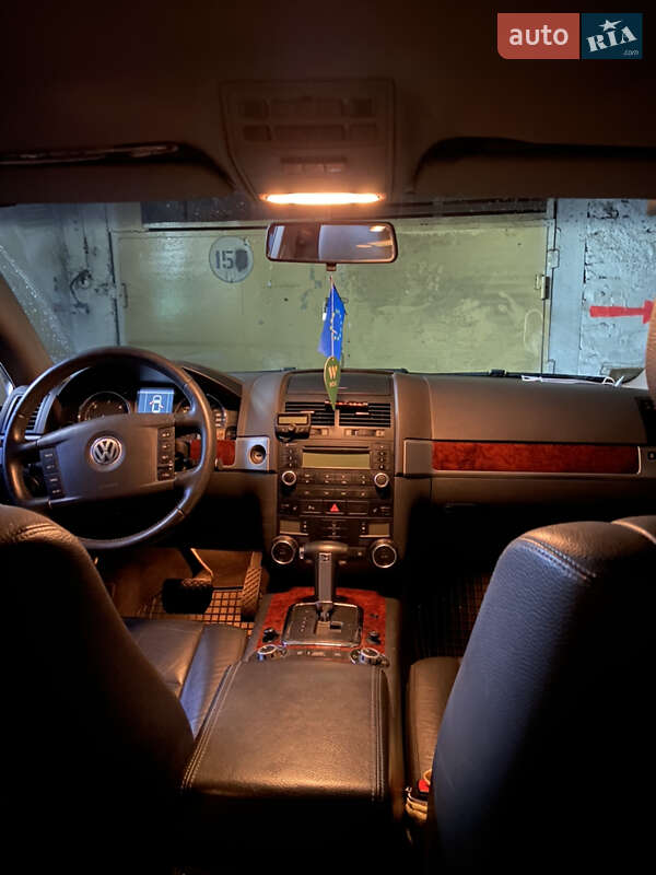 Внедорожник / Кроссовер Volkswagen Touareg 2006 в Львове