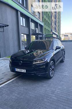 Внедорожник / Кроссовер Volkswagen Touareg 2018 в Киеве