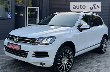 Внедорожник / Кроссовер Volkswagen Touareg 2012 в Черновцах