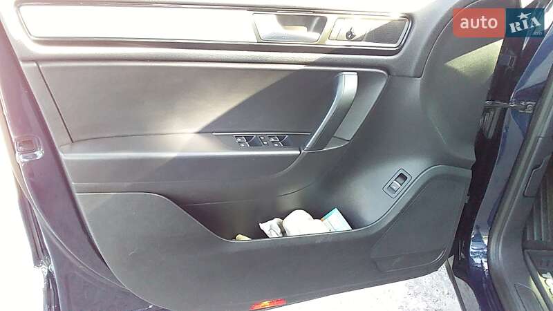 Внедорожник / Кроссовер Volkswagen Touareg 2013 в Боярке