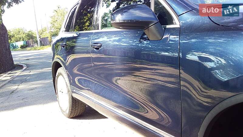 Внедорожник / Кроссовер Volkswagen Touareg 2013 в Боярке
