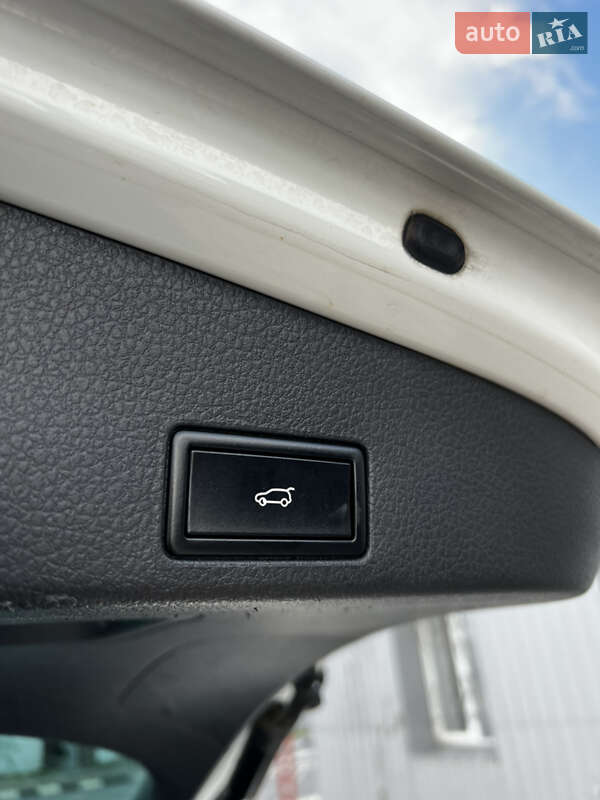 Позашляховик / Кросовер Volkswagen Touareg 2013 в Кропивницькому