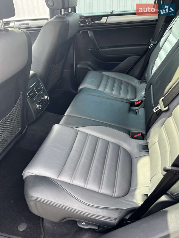Позашляховик / Кросовер Volkswagen Touareg 2013 в Кропивницькому