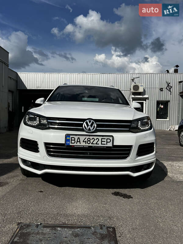 Позашляховик / Кросовер Volkswagen Touareg 2013 в Кропивницькому