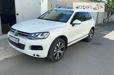 Внедорожник / Кроссовер Volkswagen Touareg 2012 в Черноморске