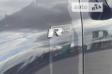 Внедорожник / Кроссовер Volkswagen Touareg 2012 в 