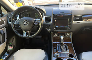 Универсал Volkswagen Touareg 2012 в Киеве