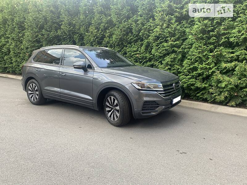 Внедорожник / Кроссовер Volkswagen Touareg 2021 в Киеве