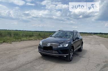 Внедорожник / Кроссовер Volkswagen Touareg 2016 в Умани