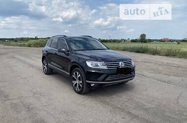 Позашляховик / Кросовер Volkswagen Touareg 2016 в Умані