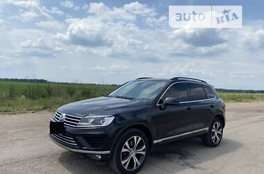 Позашляховик / Кросовер Volkswagen Touareg 2016 в Умані