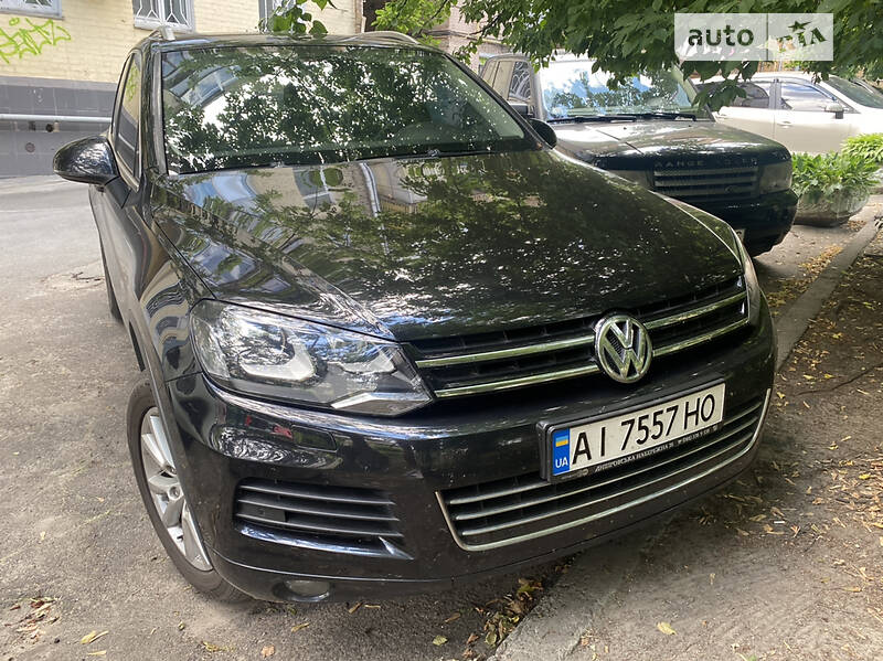 Позашляховик / Кросовер Volkswagen Touareg 2013 в Києві