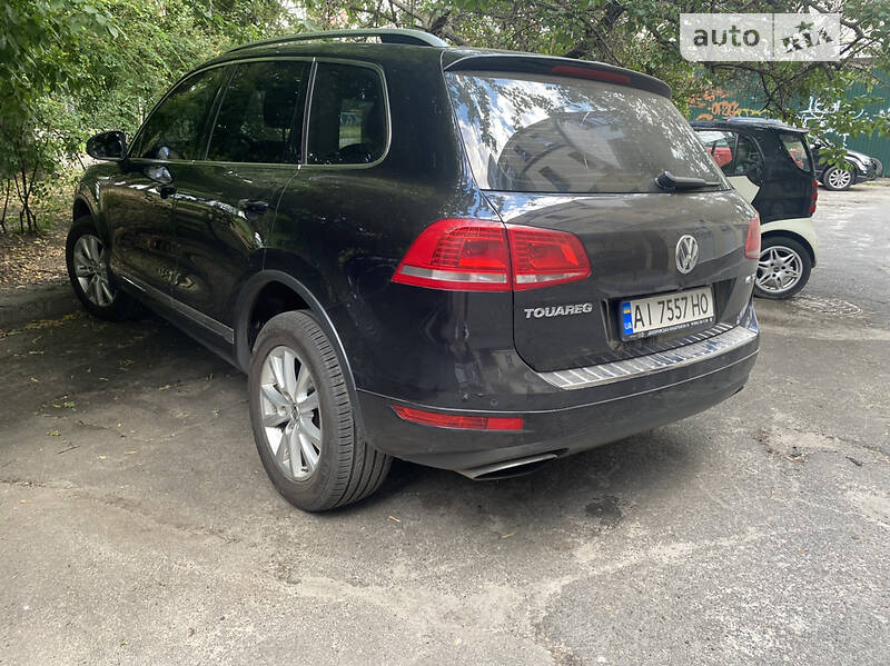 Позашляховик / Кросовер Volkswagen Touareg 2013 в Києві