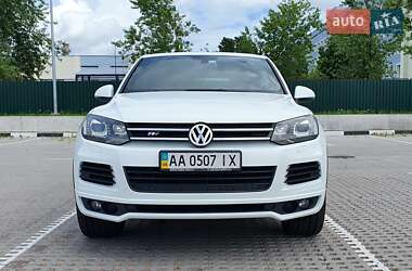 Позашляховик / Кросовер Volkswagen Touareg 2013 в 