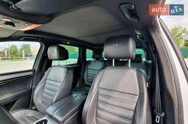 Позашляховик / Кросовер Volkswagen Touareg 2013 в 