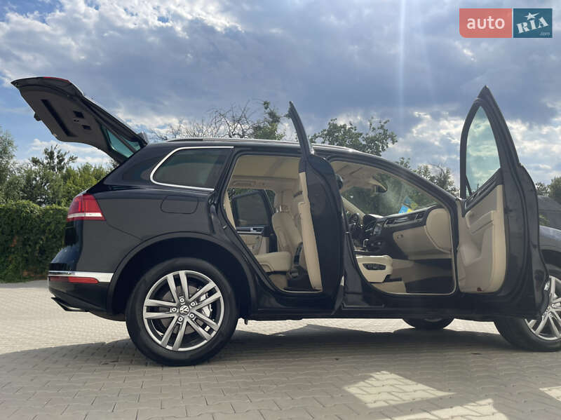 Внедорожник / Кроссовер Volkswagen Touareg 2015 в Киеве фото 11 Внедорожник / Кроссовер Volkswagen Touareg 2015 в Киеве