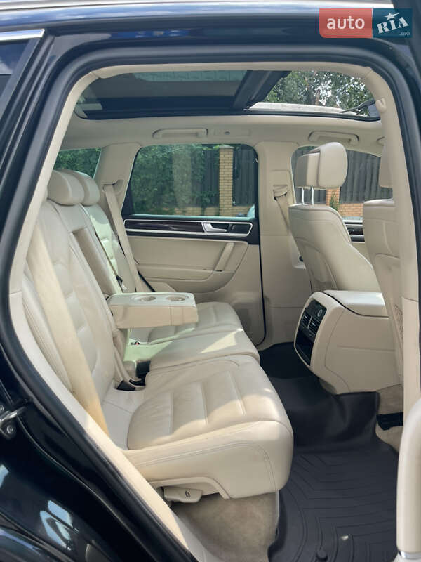 Внедорожник / Кроссовер Volkswagen Touareg 2015 в Киеве фото 53 Внедорожник / Кроссовер Volkswagen Touareg 2015 в Киеве