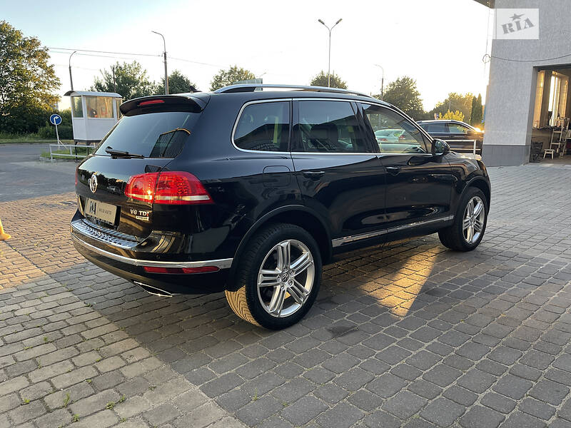 Позашляховик / Кросовер Volkswagen Touareg 2014 в Луцьку