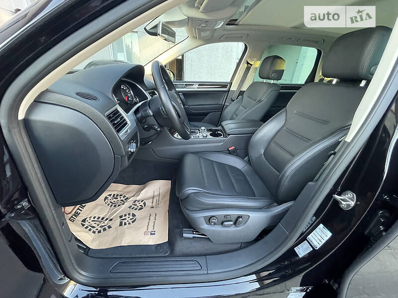 Позашляховик / Кросовер Volkswagen Touareg 2014 в Луцьку