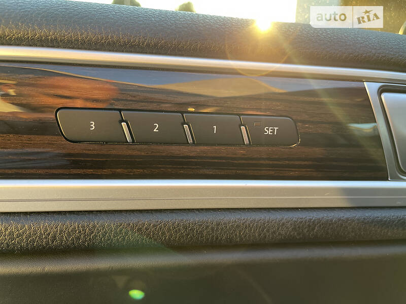 Позашляховик / Кросовер Volkswagen Touareg 2014 в Луцьку