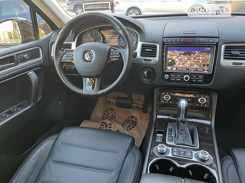 Позашляховик / Кросовер Volkswagen Touareg 2014 в Луцьку