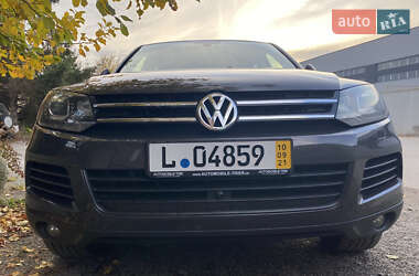 Внедорожник / Кроссовер Volkswagen Touareg 2012 в 