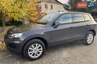 Внедорожник / Кроссовер Volkswagen Touareg 2012 в 