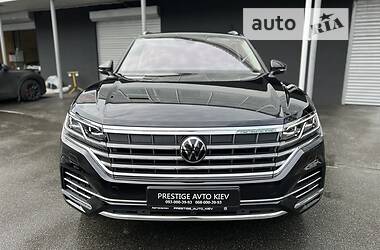 Внедорожник / Кроссовер Volkswagen Touareg 2022 в Киеве