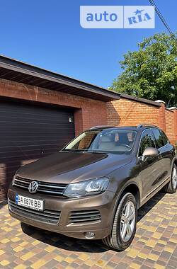 Внедорожник / Кроссовер Volkswagen Touareg 2011 в Кропивницком