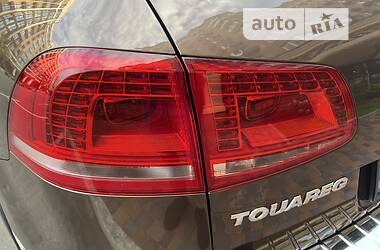 Позашляховик / Кросовер Volkswagen Touareg 2013 в 