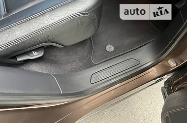 Позашляховик / Кросовер Volkswagen Touareg 2013 в 
