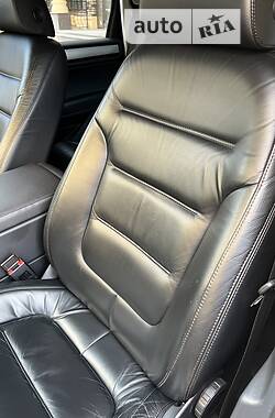 Позашляховик / Кросовер Volkswagen Touareg 2013 в 
