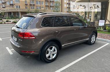 Позашляховик / Кросовер Volkswagen Touareg 2013 в 