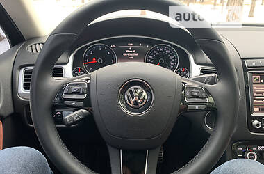 Позашляховик / Кросовер Volkswagen Touareg 2014 в Черкасах
