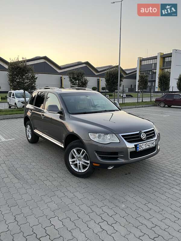 Внедорожник / Кроссовер Volkswagen Touareg 2009 в Бродах