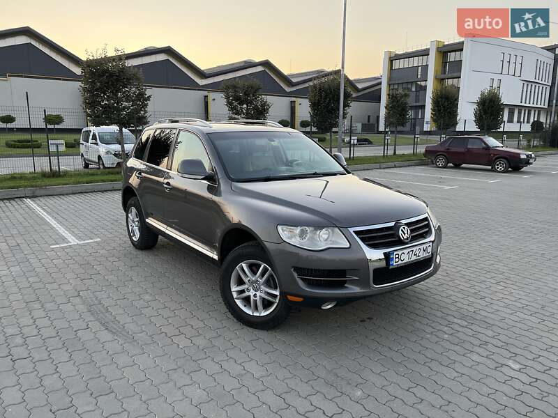 Позашляховик / Кросовер Volkswagen Touareg 2009 в Бродах