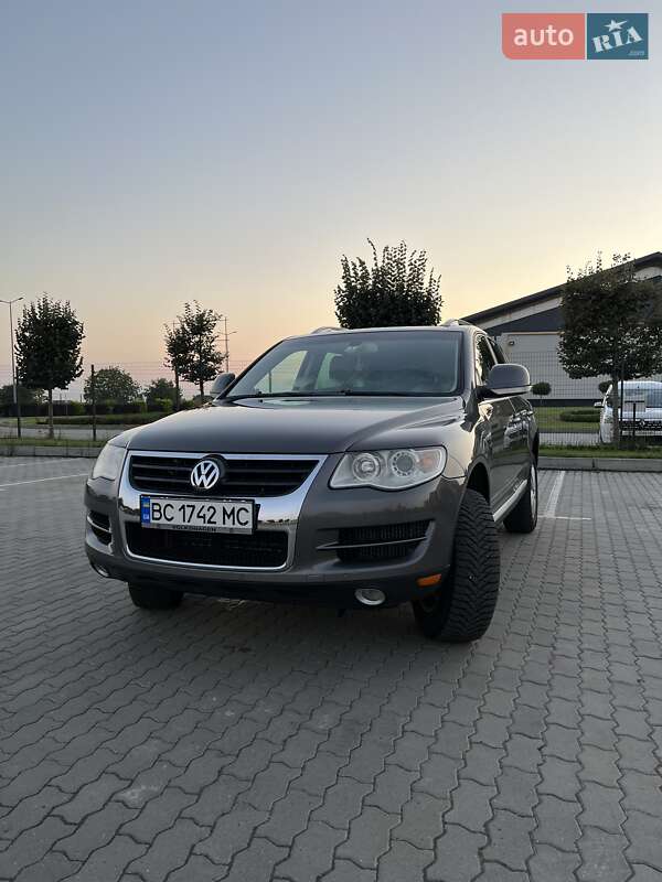 Позашляховик / Кросовер Volkswagen Touareg 2009 в Бродах