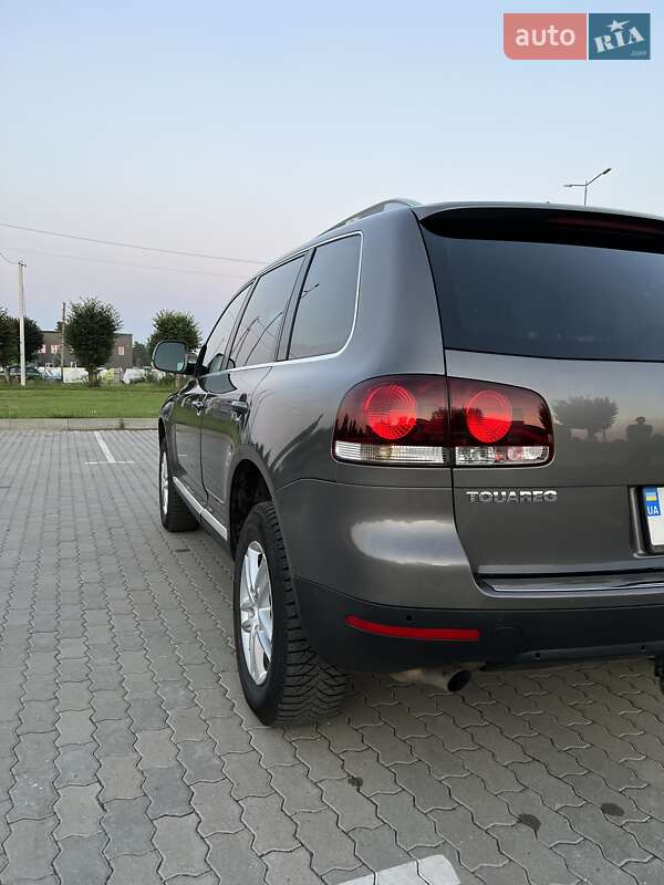 Позашляховик / Кросовер Volkswagen Touareg 2009 в Бродах
