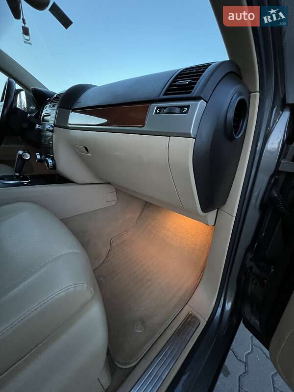 Позашляховик / Кросовер Volkswagen Touareg 2009 в Бродах