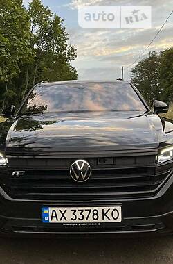 Минивэн Volkswagen Touareg 2021 в Киеве