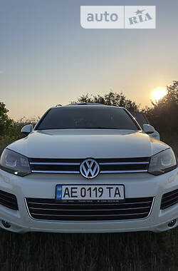 Внедорожник / Кроссовер Volkswagen Touareg 2011 в Киеве