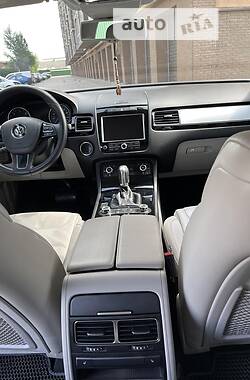 Универсал Volkswagen Touareg 2014 в Виннице