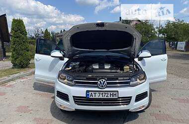 Позашляховик / Кросовер Volkswagen Touareg 2010 в Коломиї