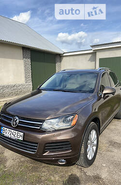 Внедорожник / Кроссовер Volkswagen Touareg 2011 в Бродах