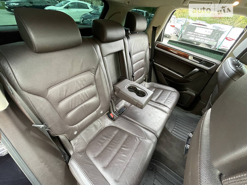 Внедорожник / Кроссовер Volkswagen Touareg 2010 в Бердичеве