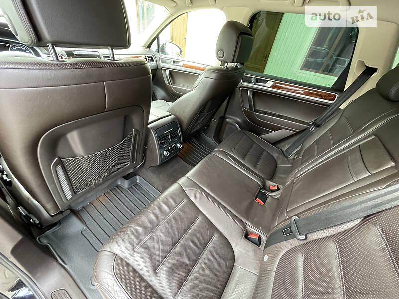 Внедорожник / Кроссовер Volkswagen Touareg 2010 в Бердичеве