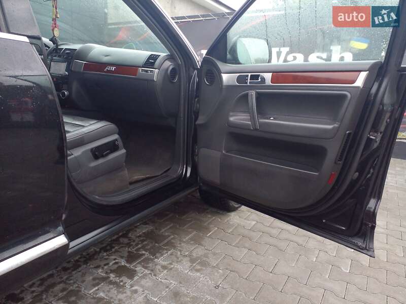 Внедорожник / Кроссовер Volkswagen Touareg 2004 в Теребовле