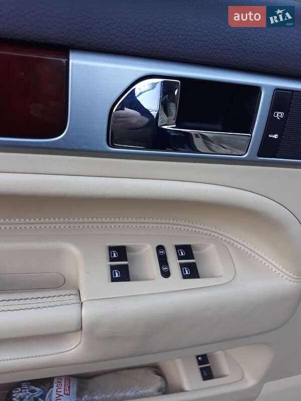 Позашляховик / Кросовер Volkswagen Touareg 2005 в Львові