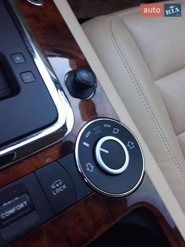 Позашляховик / Кросовер Volkswagen Touareg 2005 в Львові