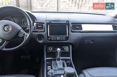 Позашляховик / Кросовер Volkswagen Touareg 2014 в 